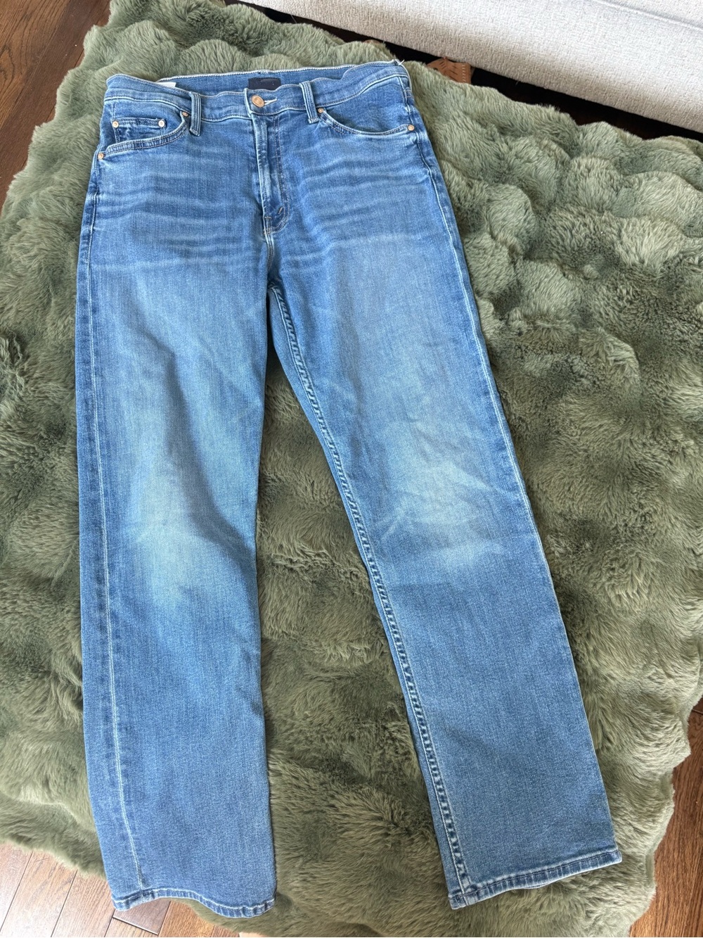 MOTHER Mid Rise Rider Ankle Jeans in Medium Blue Denim Size 30 - Picture 2 of 7